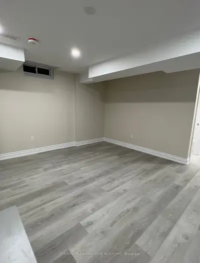 5699 Margarita Crescent Basement, Mississauga, On L5m 6y7