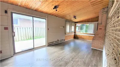 133 Mccraney Street Lower, Oakville, On L6h 1h5