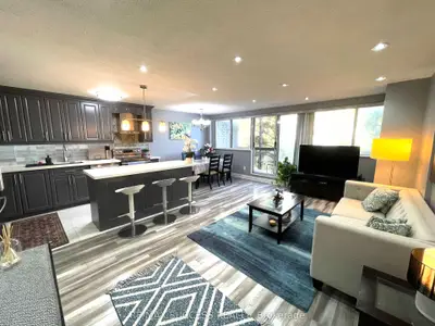 2095 Roche Court 203, Mississauga, On L5k 2c8