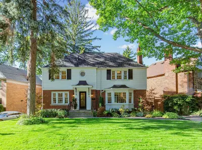 4 Brule Crescent, Toronto, On M6s 4h9