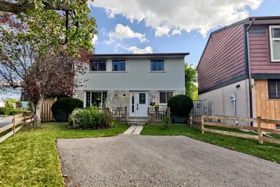 25 Jennifer Square, Brampton, On L6s 2l2