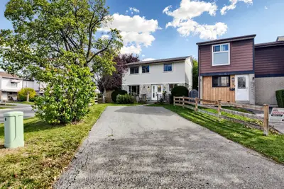 25 Jennifer Square, Brampton, On L6s 2l2