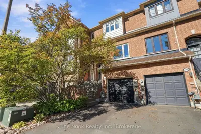 32 Harbourview Crescent, Toronto, On M8v 4a7