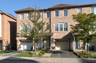 80 Acorn Place 25, Mississauga, On L4z 4c9