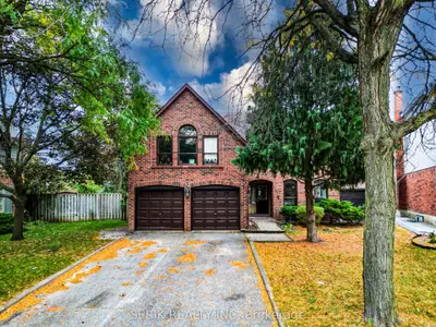 32 Neptune Court, Brampton, On L6s 4h3