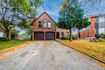 32 Neptune Court, Brampton, On L6s 4h3