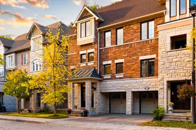 1233 Azinger Lane, Mississauga, On L5e 0a7