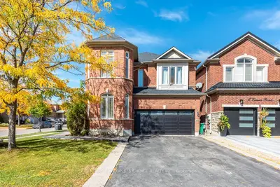 1 Bouvier Gate, Brampton, On L7a 3t7