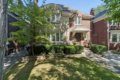 8 Wilgar Road, Toronto, On M8x 1j4