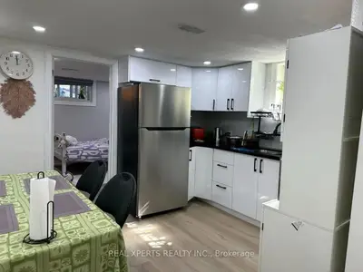 3379 Fellmore Drive W, Mississauga, On L5g 2e1