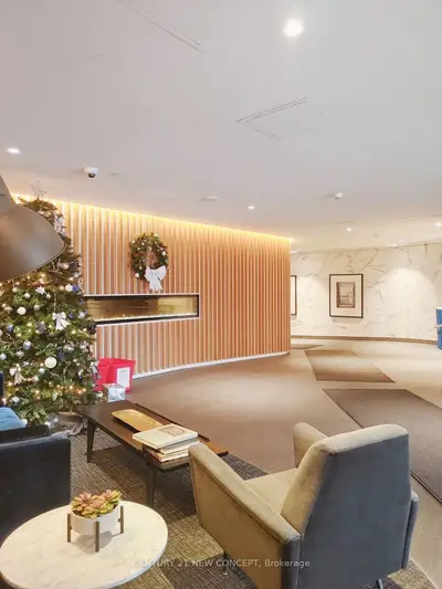 160 Flemington Road 1015, Toronto, On M6a 0a9