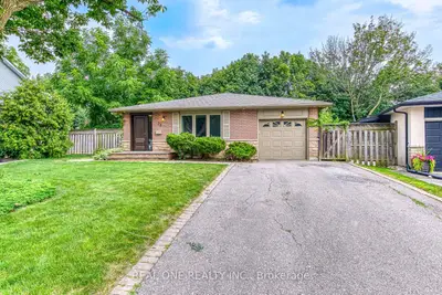 28 Osborne Crescent, Oakville, On L6h 1g1