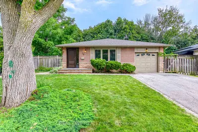 28 Osborne Crescent, Oakville, On L6h 1g1