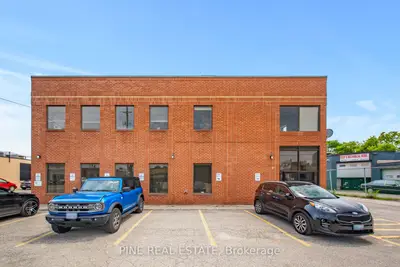 61 Advance Road 9, Toronto, On M8z 2s6