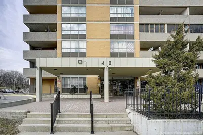 40 Panorama Court #407, Toronto, On M9v 4m1