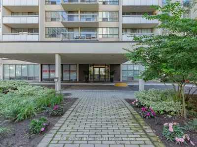 377 Ridelle Avenue 1811, Toronto, On M6b 1k2