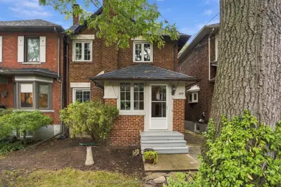 399 Armadale Avenue, Toronto, On M6s 3x7