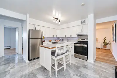 1100 Caven Street 406, Mississauga, On L5g 4n3