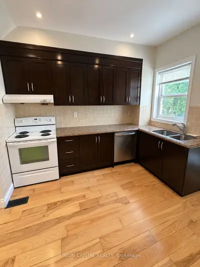 84 Runnymede Road Main, Toronto, On M6s 2y3