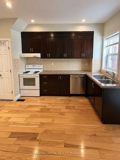 84 Runnymede Road Main, Toronto, On M6s 2y3