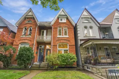 80 Laws Street, Toronto, On M6p 2y7