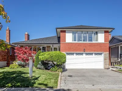 32 Summitcrest Drive, Toronto, On M9p 1h2