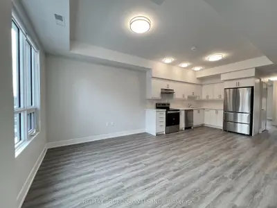 62 Dixfield Drive 131, Toronto, On M9c 3w1