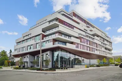 160 Kingsway Crescent 307, Toronto, On M8x 0b5