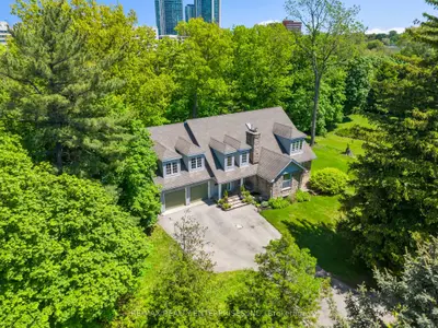 1690 Sherway Drive, Mississauga, On L4x 1c7