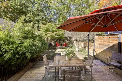 16 Delroy Drive, Toronto, On M8y 1m7