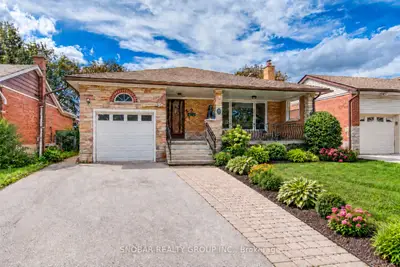 42 Newstead Road, Toronto, On M9p 3g3