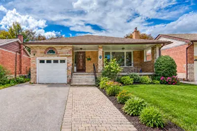 42 Newstead Road, Toronto, On M9p 3g3