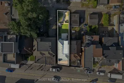2279 Dundas Street W Main & Basement, Toronto, On M6r 1x6