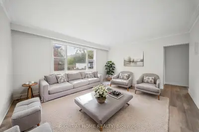 32 Vanevery Street 3, Toronto, On M8v 1y6