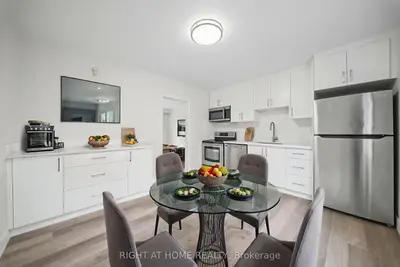 32 Vanevery Street 3, Toronto, On M8v 1y6