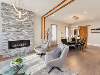 15 Wenonah Drive, Mississauga, On L5g 3v9