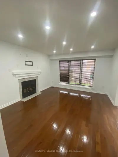 71 Jessop Drive, Brampton, On L7a 3n4