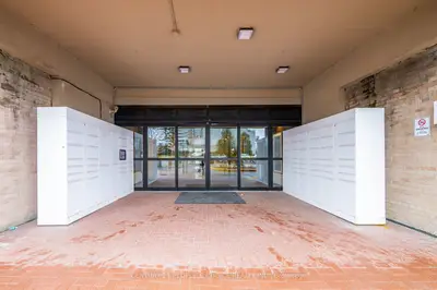 3390 Weston Road 902, Toronto, On M9m 2x3