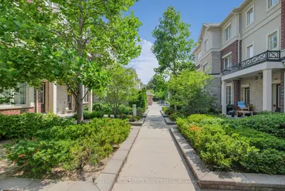 636 Evans Avenue 47, Toronto, On M8w 0a8