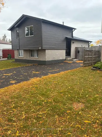 22 Sultan Pool Drive, Toronto, On M9v 4m2