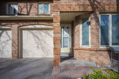 5020 Delaware Drive 25, Mississauga, On L4z 3c7