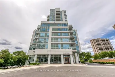 10 Wilby Crescent 309, Toronto, On M9n 1e6