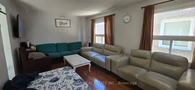8 Provence Trail, Toronto, On M9v 5b7