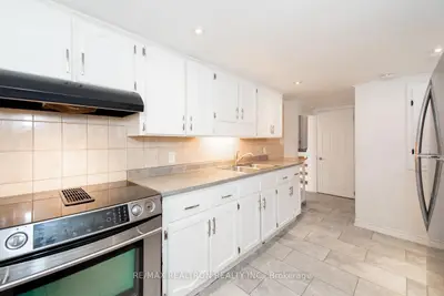 60 Northwood Drive, Brampton, On L6x 2l2