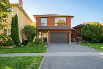40 Foch Avenue, Toronto, On M8w 3x2
