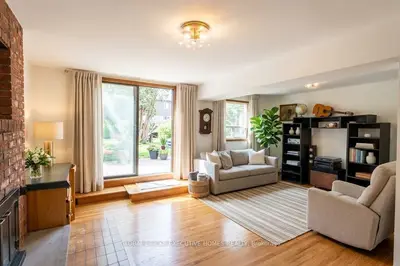 40 Foch Avenue, Toronto, On M8w 3x2