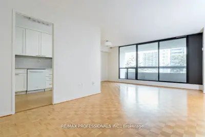 100 Quebec Avenue 407, Toronto, On M6p 4b8