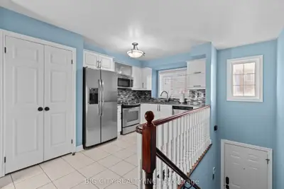 1128 Dundas Street W 7, Mississauga, On L5c 1e1