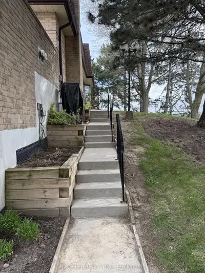 1510 Upper Middle Road 4, Burlington, On L7p 4m5