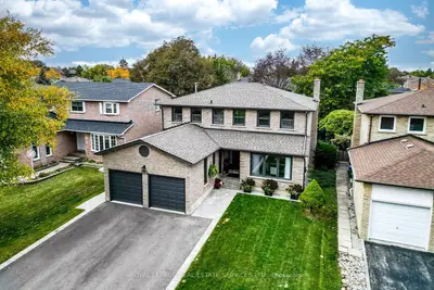 1045 Mannington Lane, Mississauga, On L4w 3x6